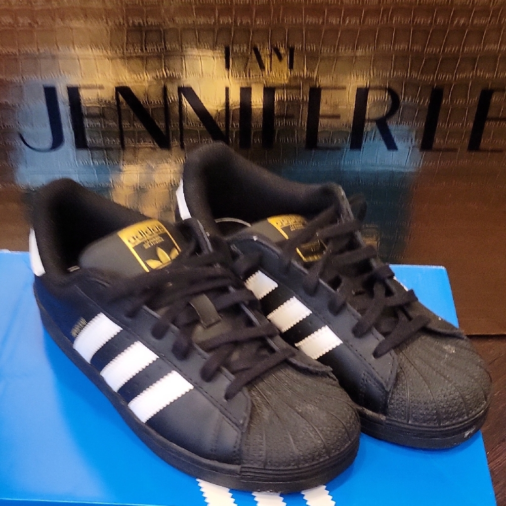 Adidas Superstar